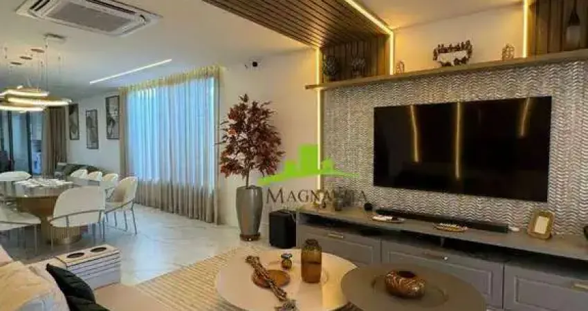 Priscila Dutra. Casa Alto Padrão à venda, 381m², 4 suítes, Piscina com Hidromassagem, Porteira Fechada, Automação Alexa. Escritório. Gourmet integrado
