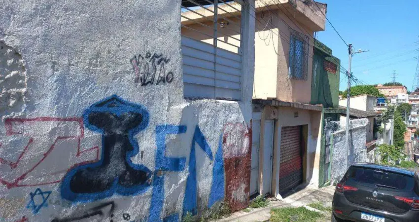 Casa (terreno) com 3 casas com duas frentes para a Rua Elias Mussa e Fundos Rua Raul Soares. Excelenbte oportunidade c/preço muito abaixo do mercado
