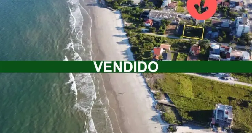 Vendido pela mova! casa com dois terrenos, quadra mar em itapoá