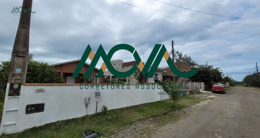 Casa à Venda em Itapoá - 3 Quartos, 100m da Praia, Oportunidade Imperdível!