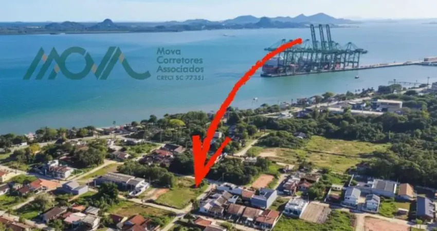 Terreno com pouca vegetação, perto da praia! apenas 250 metros do mar!