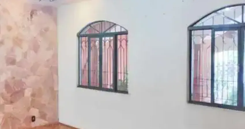 Casa ampla com 3 dormitórios