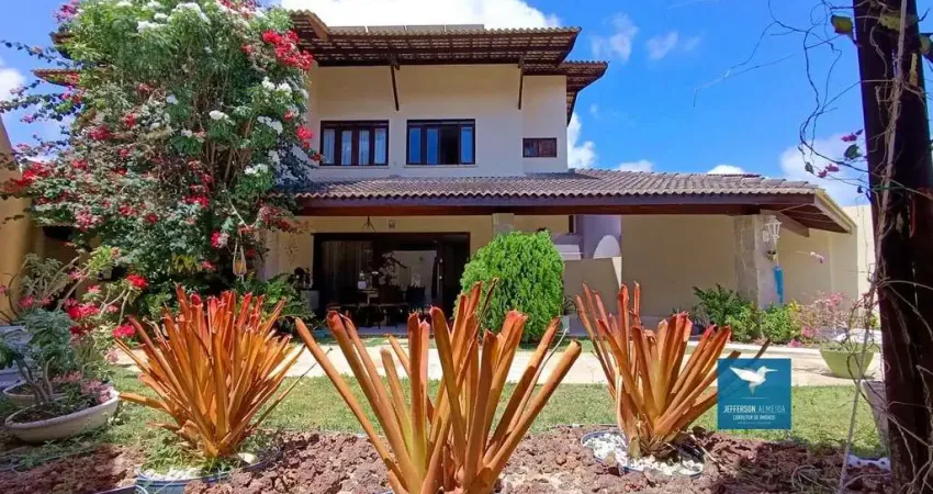 Ampla Casa Duplex em Condomínio no Bairro Edson Queiroz. Pertinho do Reserva Open Mall, Energia Solar, Móveis Projetados, 04 Suítes, Closets, Gabinete, 280m2 de Área Construída, Lote 825m2, 04 Vagas