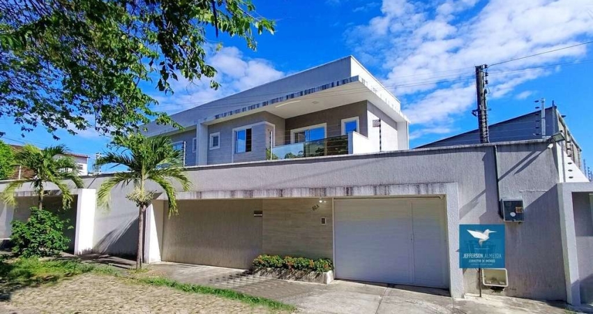 Alugo Casa Duplex com Varandão e Deck em Rua Pública no Eusébio, Ótima localização Próximo a Estrada do Fio e Fortaleza, 221m2, 03 Suítes, 02 Vagas