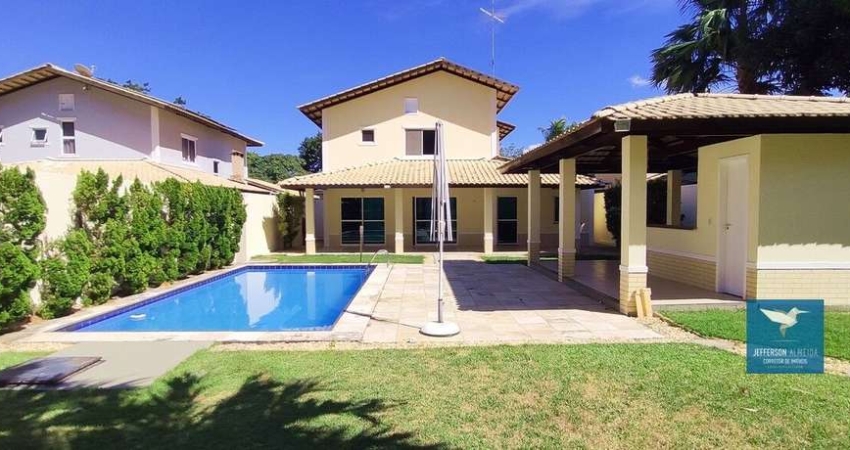 Alugo Casa com Móveis Projetados, Deck e Piscina Privativos em Condomínio no Eusébio, Amplo Lote com 650m2, Casa com 250m2, 04 Suítes, Gabinete, 04 Vagas