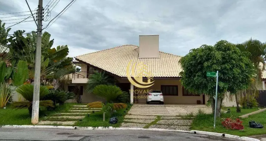 Excelente sobrado em condomínio de luxo, com 4 suítes, 1 suíte master com closet e hidromassagem.