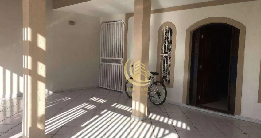 Sobrado com 3 dormitórios à venda por R$ 690.000,00 - Vila Jaboticabeira - Taubaté/SP