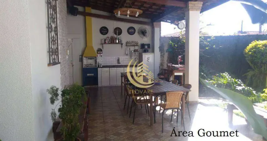 Casa com 3 dormitórios à venda, 282 m² por R$ 750.000,00 - Centro - Tremembé/SP