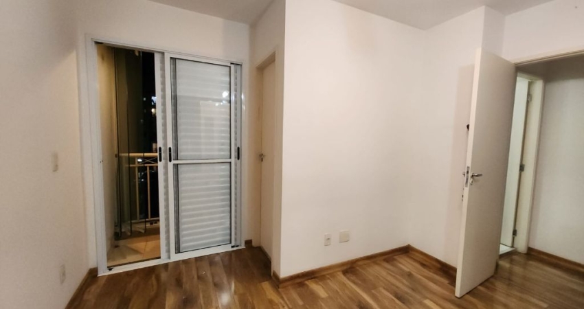 Apartamento SEMI MOBILIADO COM SACADA a venda/permuta no Centro-Parque São Lucas em São Paulo