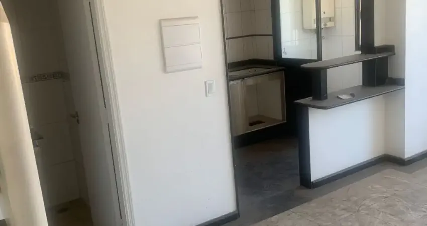 Apartamento duplex, semi mobiliado, com sacada e suíte para locação no tatuapé