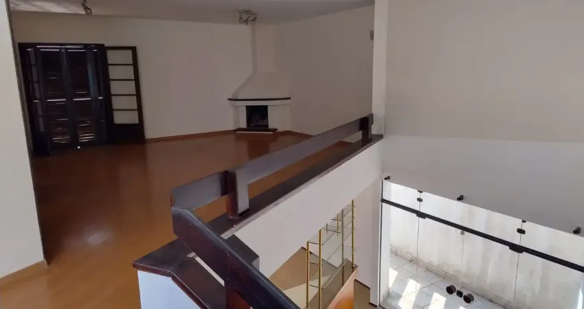 Sobrado SEMI MOBILIADO, COM SUÍTE, CLOSET, PISCINA, CHURRASQUEIRA para venda/permuta em São Caetano do Sul – Jardim São Caetano