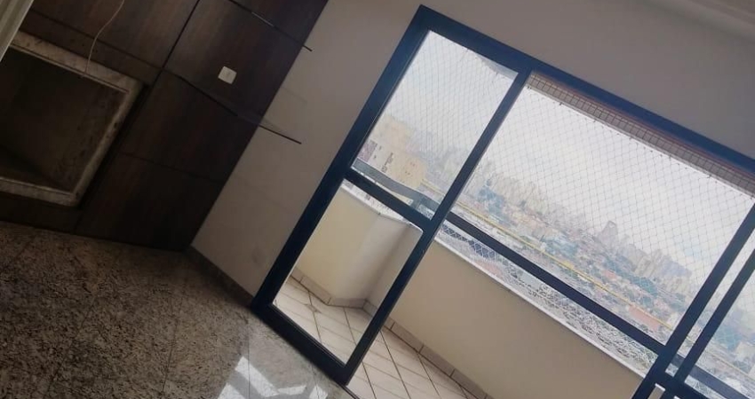 Ampartamento amplo com 146m², 4 dormitórios, sendo duas suítes com sacadas na sala e suítes