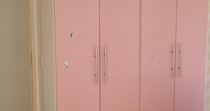 Excelente localização!!! Apartamento mobiliado e com armários nos quartos e na cozinha -  2 dormitórios 46 metros 1 vaga