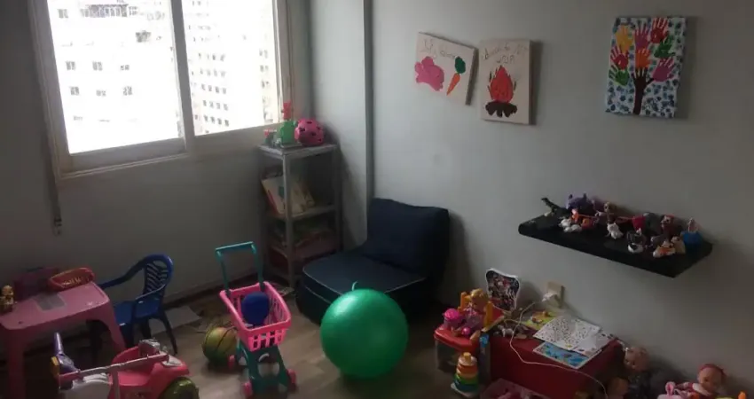 Excelente localização!!! Apartamento de 147 metros - 3 dormitórios 2 banheiros sendo 1 lavabo área de serviço bem ampla 1 vaga de garagem.