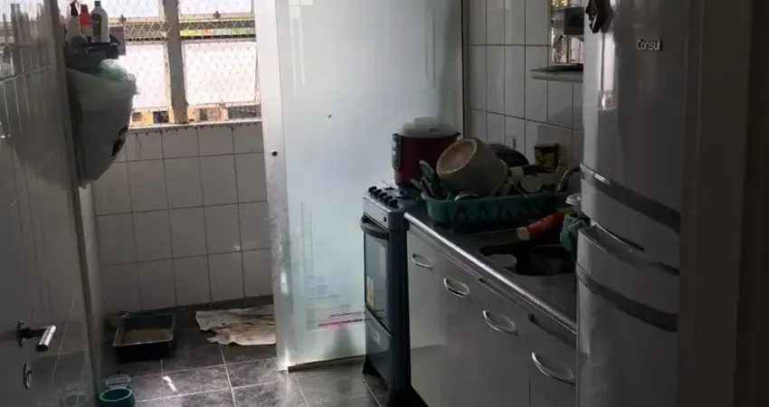 Apartamento no Tatuapé, com 64mts², 3 dormitórios, armários embutidos, 1 vaga, 1 banheiro, área de serviço, varanda, cozinha com armários embutidos,  sala com 2 ambientes