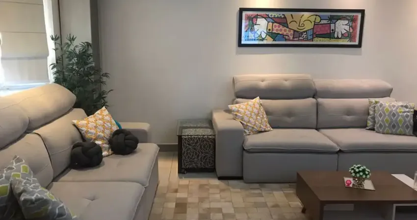 Lindo sobrado geminado para venda em rua de excelente localização há 10 minutos a pé do metrô Tatuapé, shopping Tatuapé.