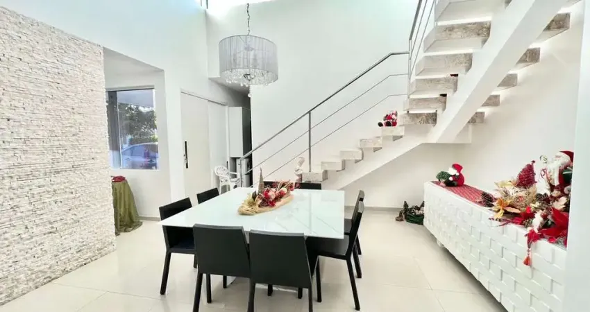 Casa com 5 quartos sendo 4 suítes em condomínio fechado