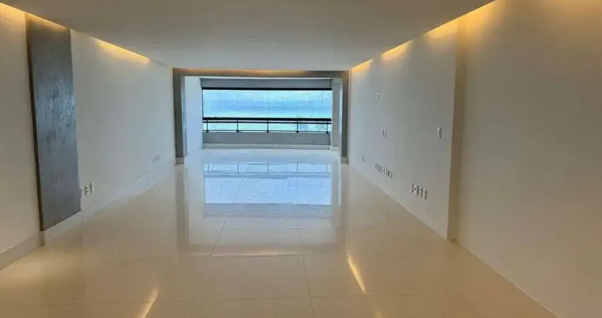 Apartamento com 200 metros sendo 3 suítes com vista para o mar