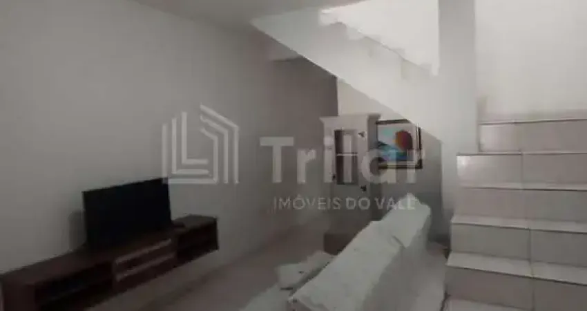 SOBRADO COM 03 QUARTOS, NA ZONA LESTE. AGENDE UMA VISITA E VENHA CONHECER!!