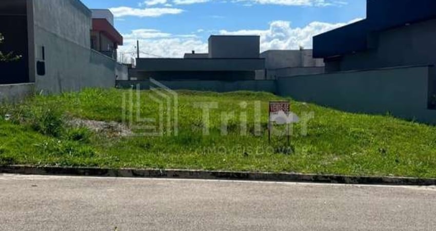 Terreno de 300 metros totalmente plano em condomínio fechado em Caçapava!