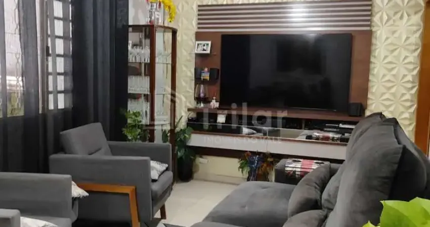 A VENDA - EXCELENTE CASA EM RUA PRIVILEGIADA/SEM SAÍDA NO JARDIM DOS BANDEIRANTES-ZONA SUL