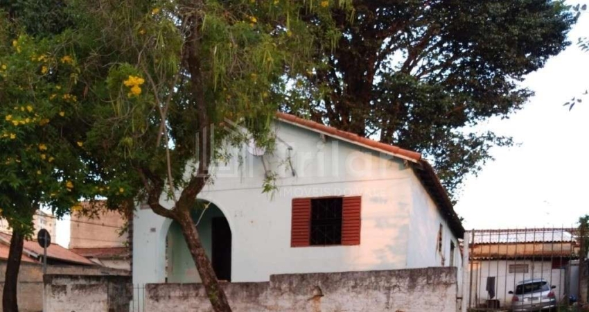 Casa com 2 Quartos  à Venda,  321m² de terreno  no Jardim Paulista
