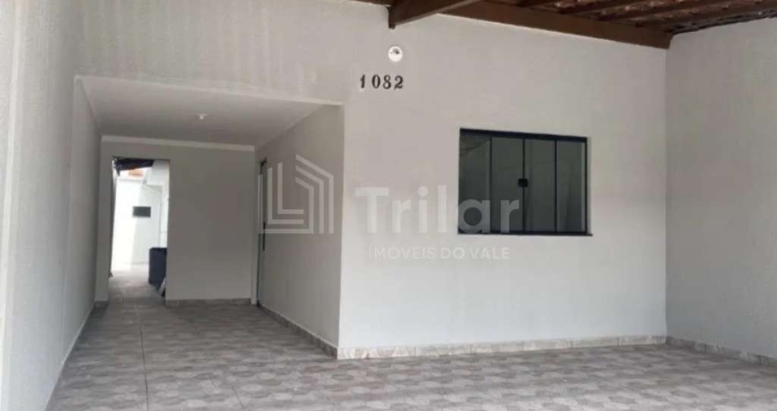 Casa à venda em São José dos Campos-SP, bairro Cidade Morumbi, com 3 quartos, 1 suíte, 2 salas, 2 banheiros e 3 vagas de garagem!