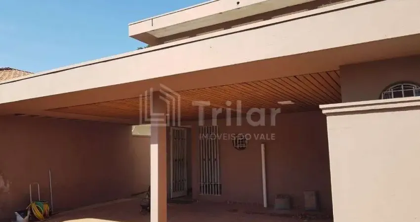 LOCAÇÃO - COMERCIAL/RESIDENCIAL - EM EXCELENTE LOCALIZAÇÃO DA VILA BETÂNIA.