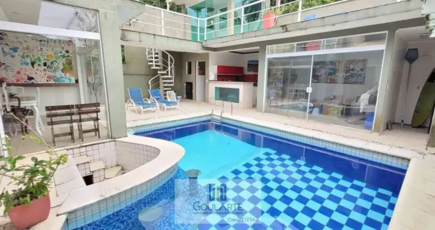 Casa DUPLEX alto padrão, 4 dormitórios sendo 1 suíte, lazer com Piscina e Churrasqueira, na praia do Pernambuco - Guarujá/SP