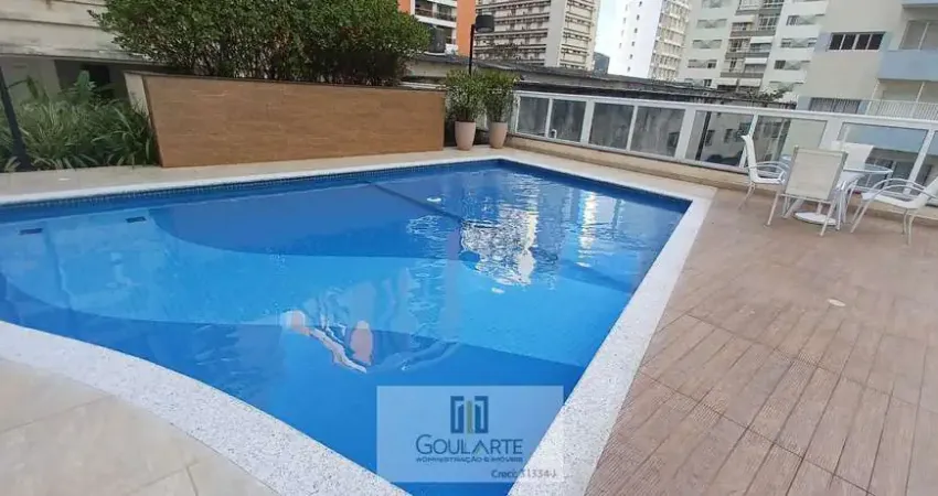 Apartamento alto padrão decorado com acesso a sacada gourmet, 3 dormitórios sendo 1 suíte, lazer no condomínio e vista lateral do mar, na praia das pitangueiras - guarujá/sp