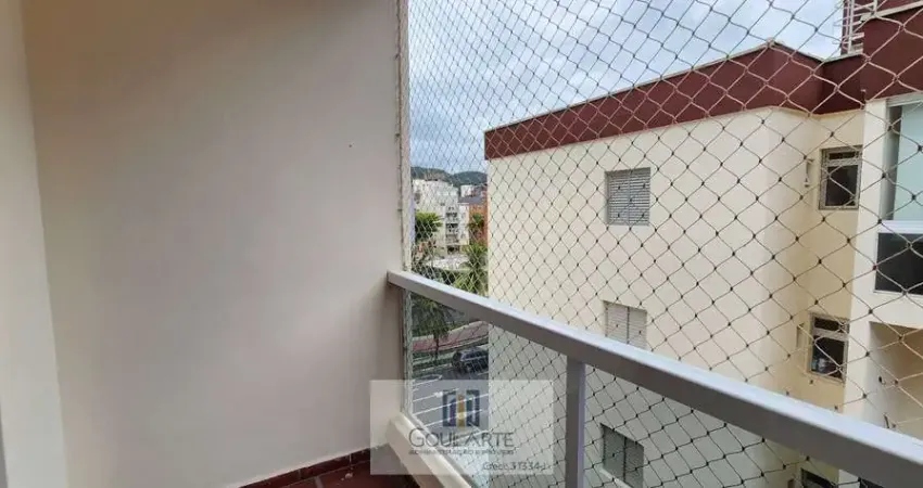 Apartamento com sacada, 2 dormitórios climatizados, lado praia da enseada - guarujá/sp.