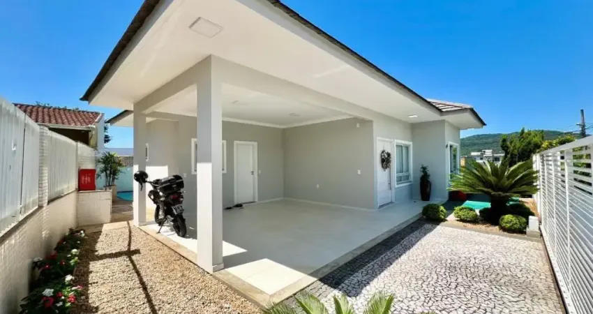 Casa à venda na Lídia Duarte, Camboriú