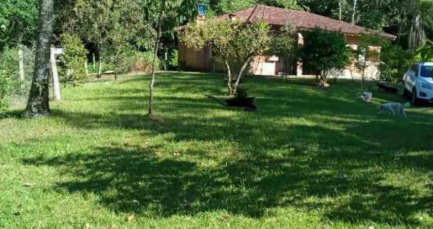 Lindo sítio com contrato de compra e venda na área rural dos macacos em camboriú