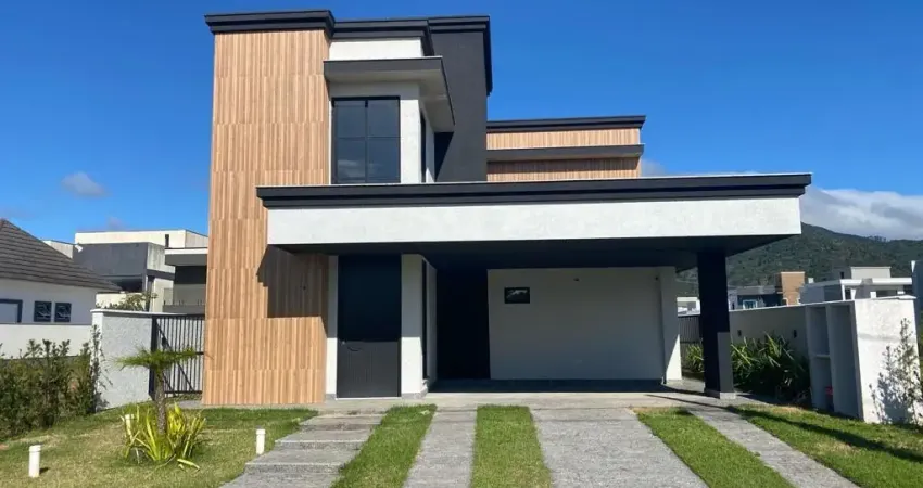Casa em condomínio fechado com 4 quartos à venda na Rua José Francisco Bernardes, Centro, Camboriú