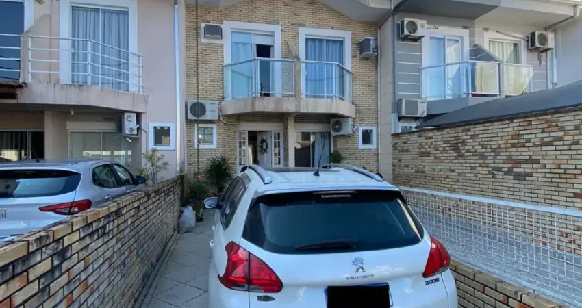 Casa com 3 quartos à venda na Rua Antonio de Almeida, Centro, Camboriú