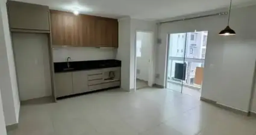 Apartamento semi mobiliado á apenas 03 km da praia de balneário camboriú