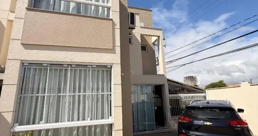 Casa ampla semi mobiliada em condomínio fechado no centro de camboriú