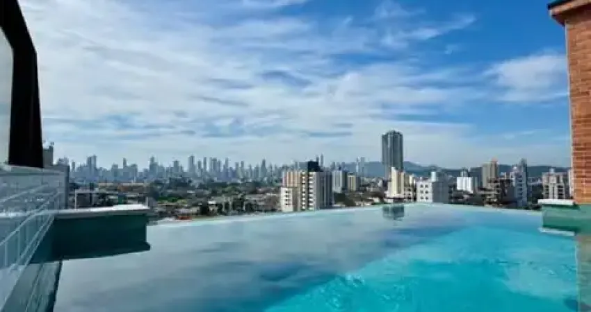 Apartamento com amplo terraço no bairro tabuleiro em camboriú