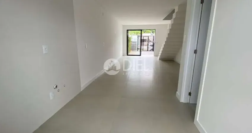Casa geminada em bombinhas menos de 500m do mar, Morrinhos,Bombinhas, Bombinhas - SC