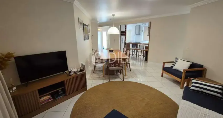 Apto mobiliado com 3 dorm. na quadra do mar!, Meia Praia, Itapema - SC