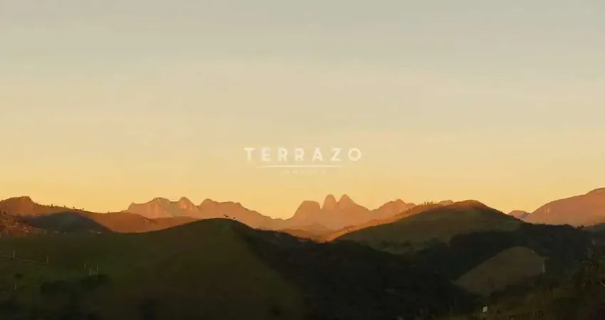 Terreno à venda na Rua Jair Luiz da Silva, Pessegueiros, Teresópolis