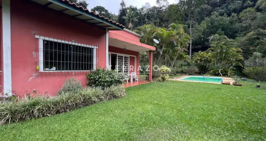 Casa à venda, 3 quartos, 2 vagas, Golfe - Teresópolis/RJ
