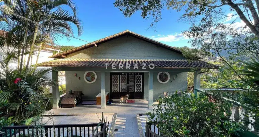 Casa à venda, 4 quartos, 1 suíte, 2 vagas, Comary - Teresópolis/RJ