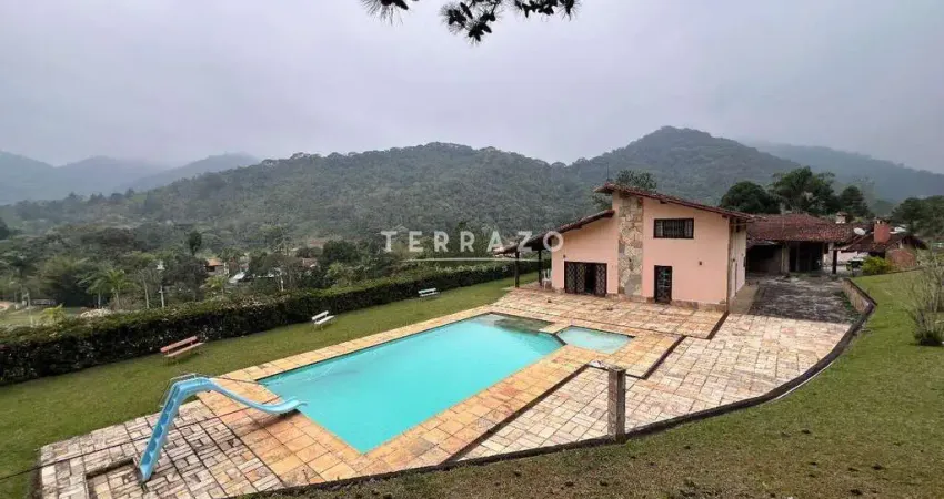 Casa à venda em teresópolis (prata dos aredes) – 230,00 m² internos e 82.685,25 m² externos