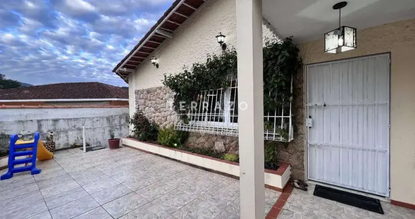 Casa à venda, 4 quartos, 2 suítes, 1 vaga, iucas - teresópolis/rj
