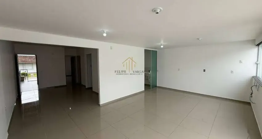 Casa reformada com duas suítes, closet e escritório condomínio terra nova