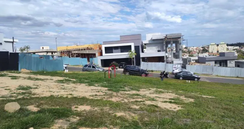 TERRENO COM ACLIVE - 300,00 M² - CONDOMÍNIO LA DOLCE VITA - PAULÍNIA
