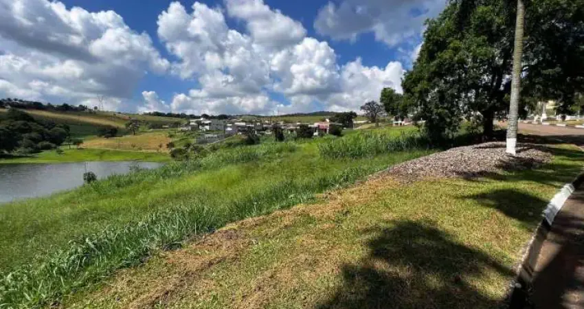 Terreno de 1.800m² em Condomínio à Venda em Atibaia-SP, Bairro Tanque