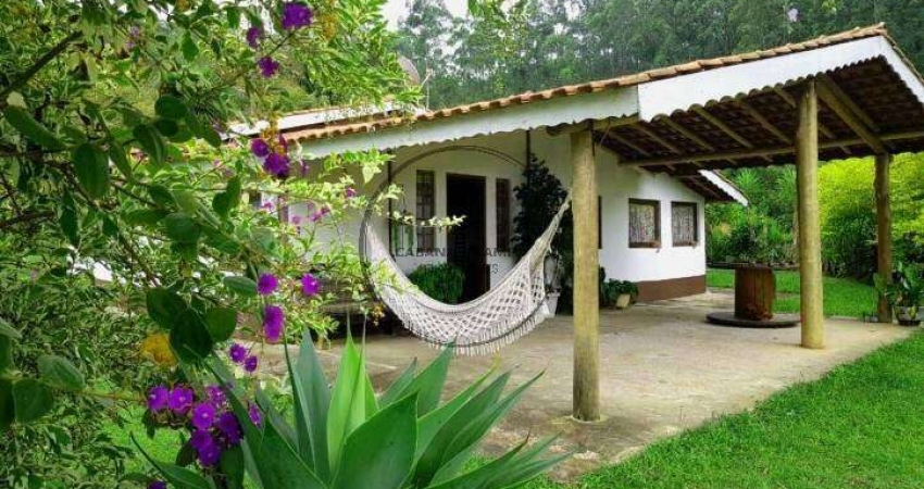 Linda Chácara em Piracaia: 1600m², Piscina, Lago, Poço