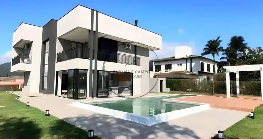 Casa de alto padrão à venda com acesso à represa em joanópolis